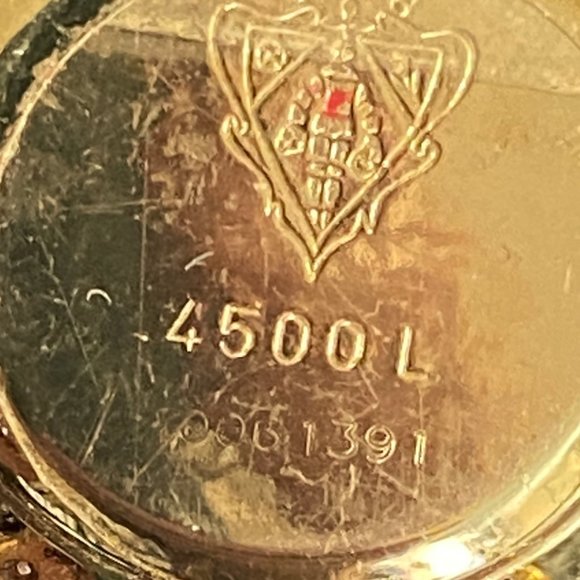 Vintage Gucci 4500L watch with Black Enamel face Gold sword hands Brown Strap - Picture 9 of 10